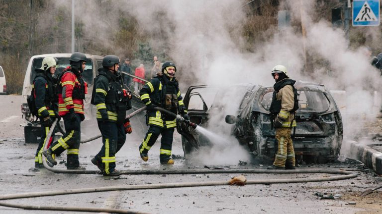 Des drones et missiles russes s'abattent en plein jour : 10 morts en Ukraine, pendant que nos dirigeants conservateurs restent muets !