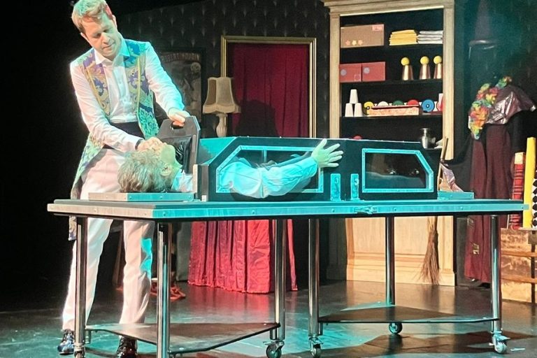 Magie ou Manipulation ? La Maison de la Magie de Blois à l&rsquo;Heure des Illusions