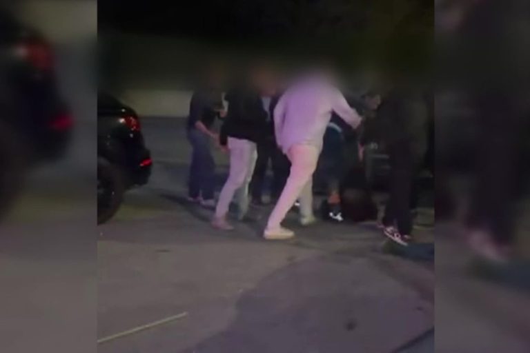 VIDÉO. Nîmes : Quand des colleurs d'affiches deviennent des justiciers d'un régime absurde !