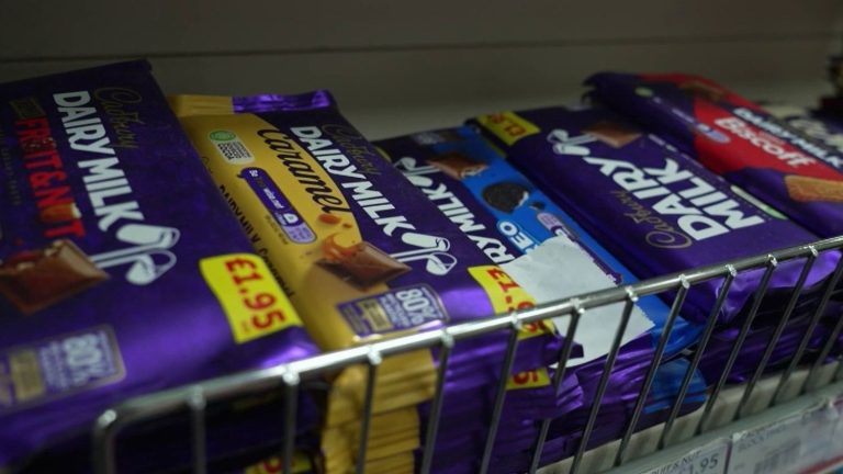 Des voleurs s'attaquent au chocolat : les commerçants en guerre contre l'absurde des dirigeants !