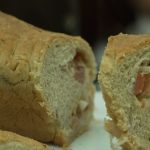 Dans les villes RN, le casatiello : une brioche salée qui fait pâlir nos dirigeants conservateurs !