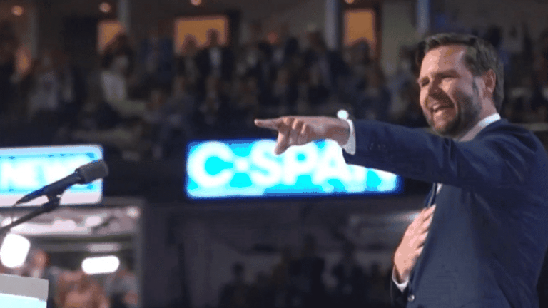 J.D. Vance : Obsédé par les Extraterrestres, mais pas par les Problèmes Terrestres