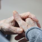 Exonération des cotisations : les seniors sacrifiés par des dirigeants conservateurs, l'absurde à l'œuvre !