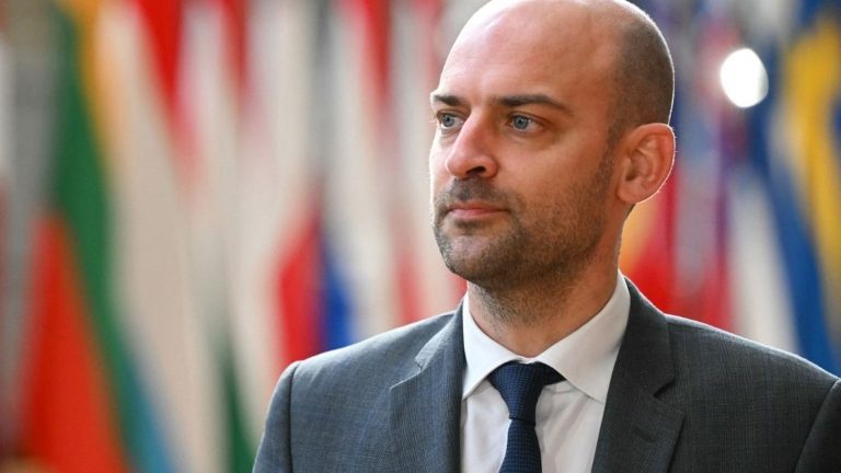 Guerre au Moyen-Orient : Barrot dénonce les frappes civiles, mais que font nos élus RN face à l'absurde ?