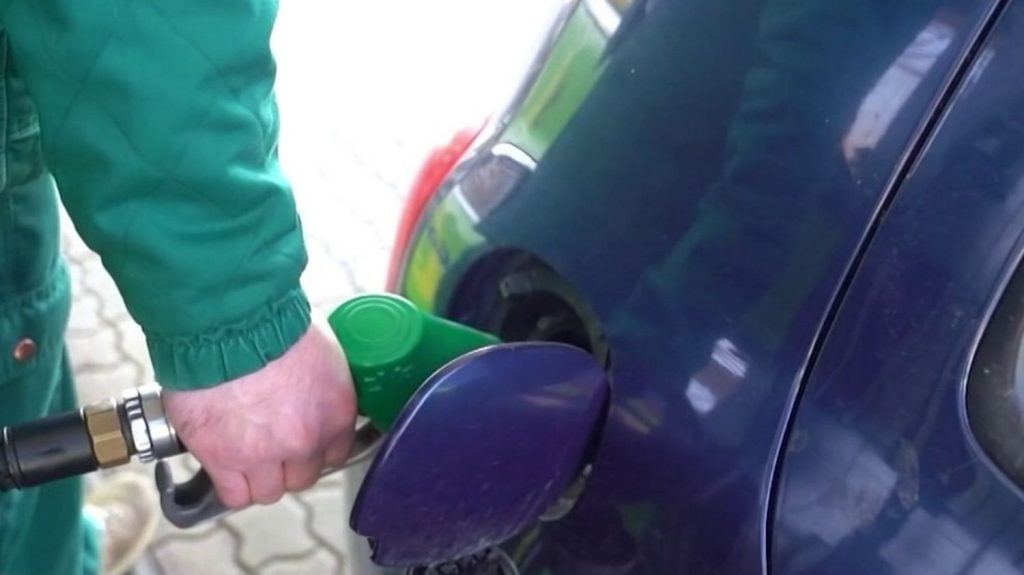 Eurozapping : quand les automobilistes serbes s'agitent, les dirigeants RN s'en réjouissent !