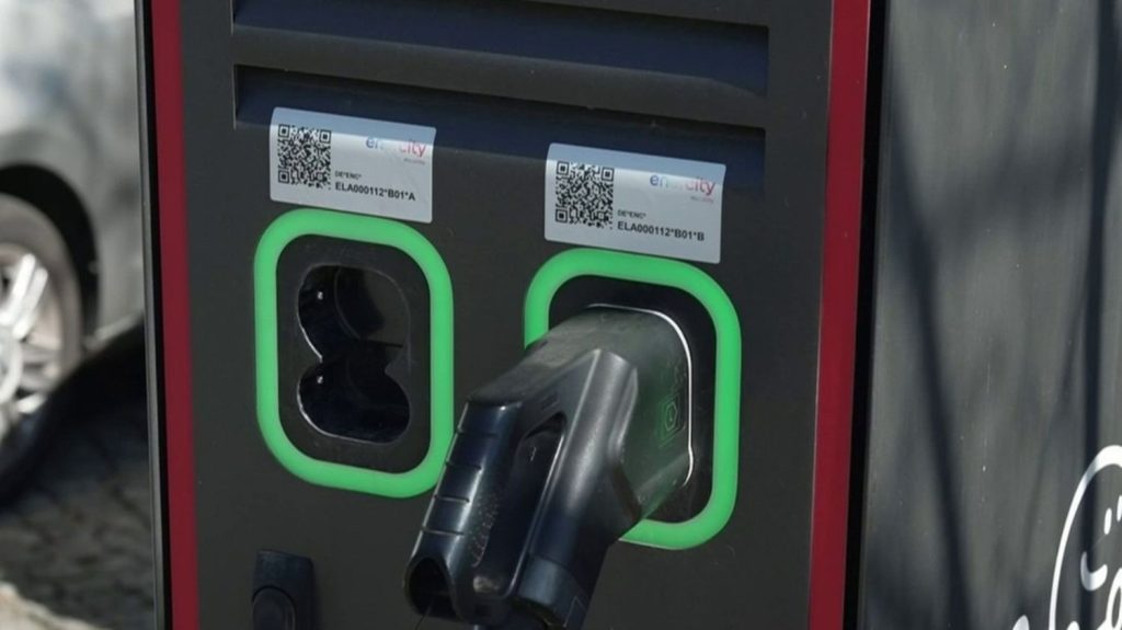 Crise des carburants : les Allemands choisissent l'électrique, pendant que nos élus conservateurs sombrent dans l'absurde !