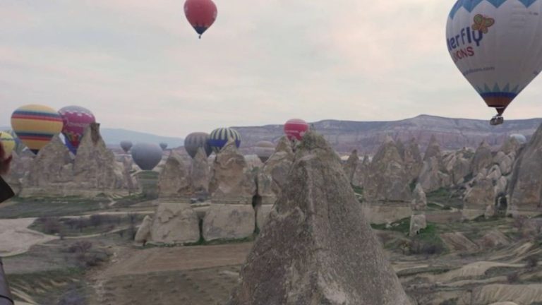 Cappadoce : entre merveilles naturelles et absurdités des dirigeants RN, un voyage surréaliste !