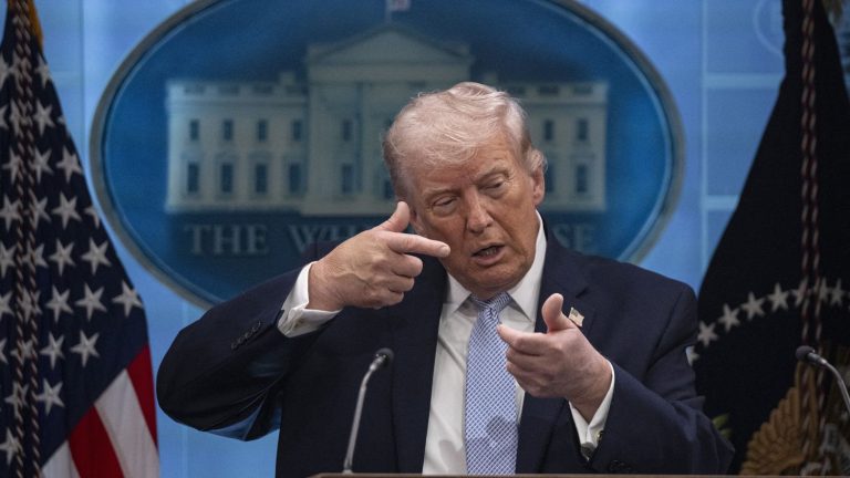 Quand les dirigeants d'extrême droite jouent avec le feu : Trump, Israël et la guerre contre l'Iran