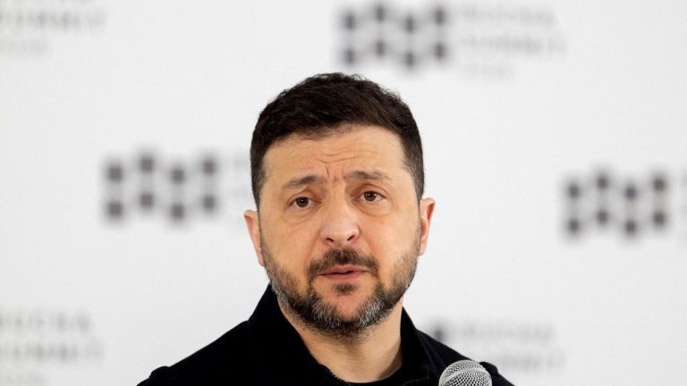 Zelensky exige le retour des sanctions sur le pétrole russe : les dirigeants RN entre inaction et absurdités locales !