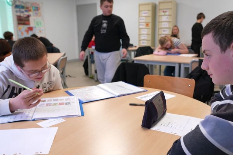 Éducation à Calais : Une Réforme Ou Un Masque Pour Cacher L&rsquo;Incompétence ?