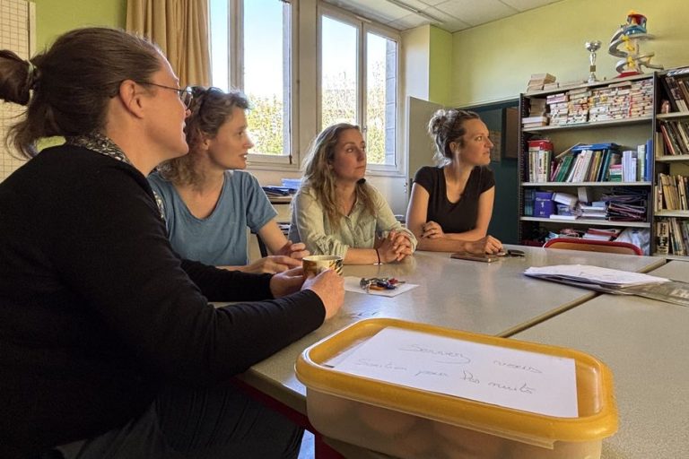 La lutte des parents de Vallière : un lit pour une éducation en péril