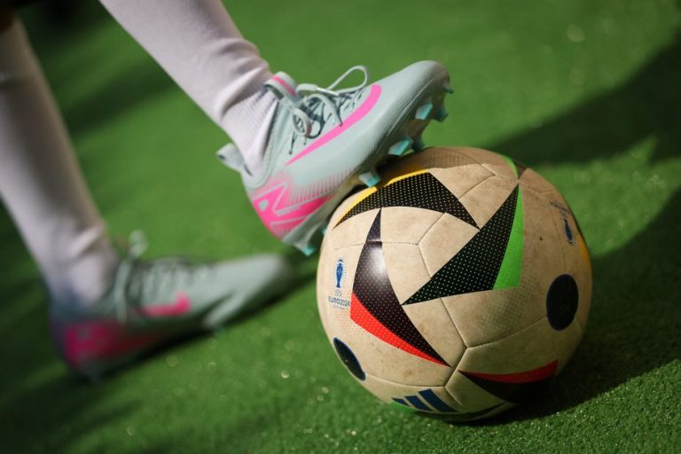 « J&rsquo;espère qu&rsquo;il ne s&rsquo;est rien passé ici » : L&rsquo;entraîneur de football en garde à vue pour viols sur mineures