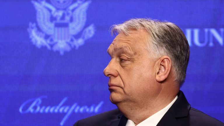 Viktor Orban : le héros des villes RN qui trahit l'UE en livrant des secrets à Poutine !