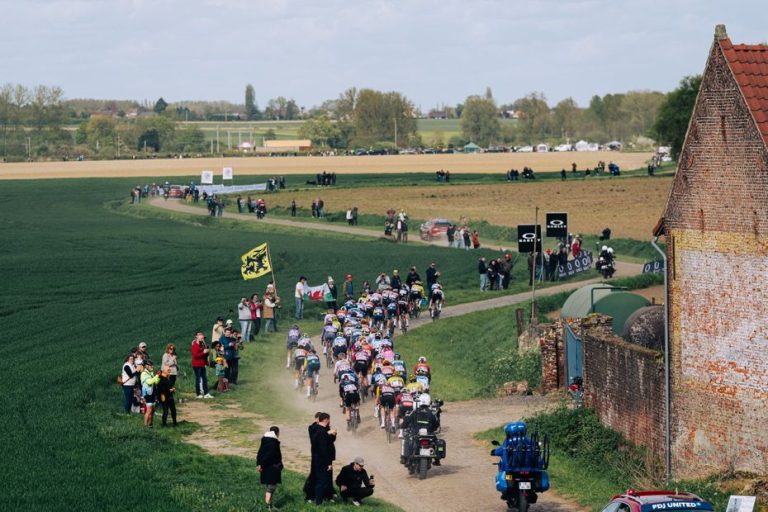 Paris-Roubaix : Quand les pavés révèlent les inégalités