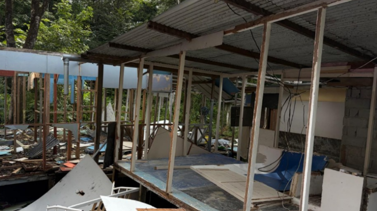 Saint-Laurent du Maroni : la démolition de constructions illégales, un coup de balai ou un coup de com&rsquo; ?