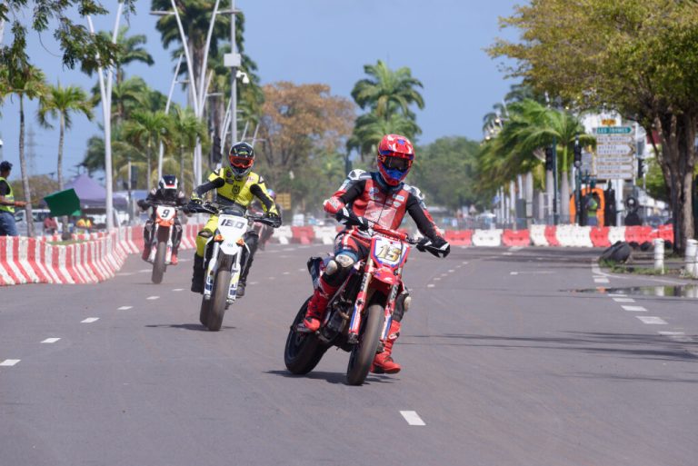 Pointe-à-Pitre : Quand le Supermotard fait vrombir les promesses politiques