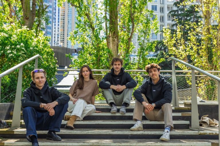 Gilbert : l&rsquo;IA qui révolutionne la bureaucratie ou la fin de la pensée critique ?