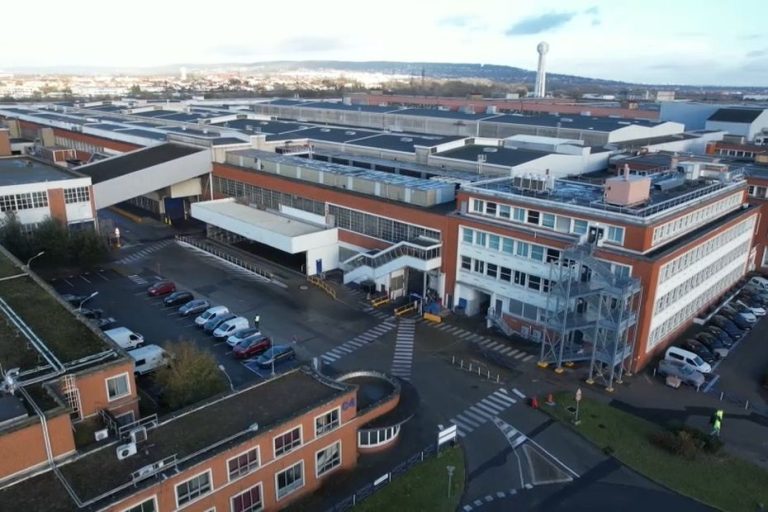 Poissy : La fin d&rsquo;une ère automobile ou un mirage salvateur ?