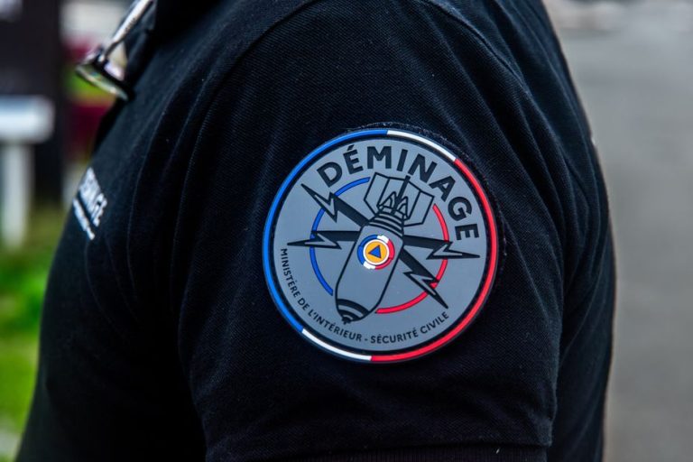 Une bombe à retardement : Colombes sous le choc d’un déminage