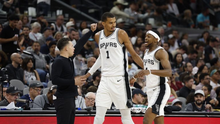 Les San Antonio Spurs : Une Élite en Devenir ou un Mirage Éphémère ?