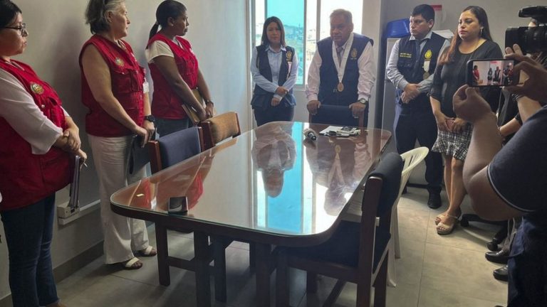 Fraude électorale au Pérou : perquisition dans un entrepôt de bulletins de vote