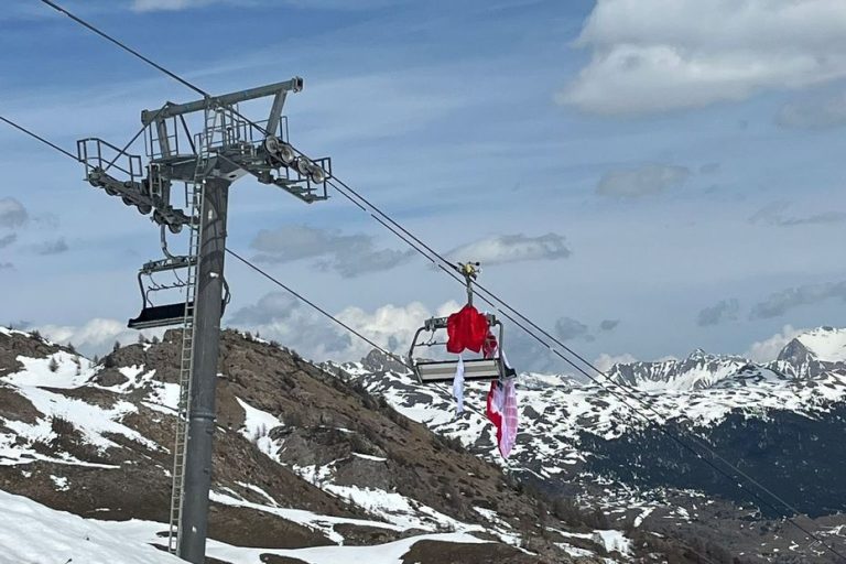 Un vol fatidique : quand le ciel devient le théâtre de l’absurde