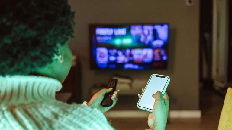 Les scénaristes face à l&rsquo;ère de la malbouffe cinématographique : un défi d&rsquo;attention ?