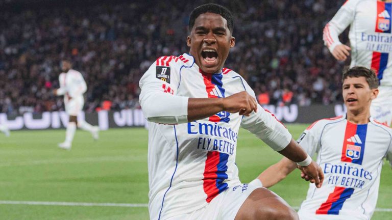 Hakimi recadre Endrick : tensions sur le terrain lors de PSG-OL et anciennes célébrations dévoilées