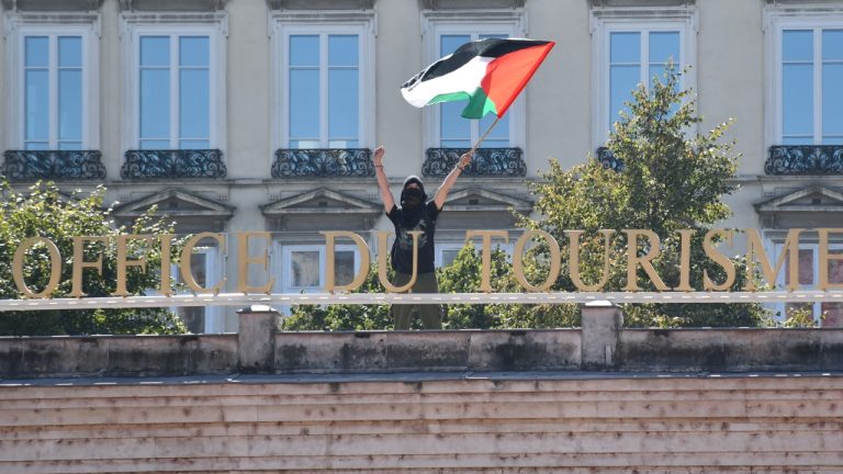 Rassemblement à Villeurbanne : Mobilisation contre les salons de l’Alyah