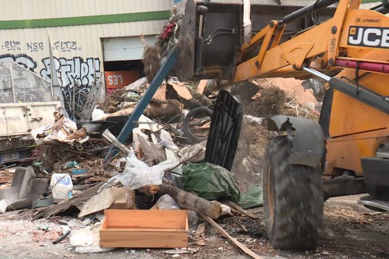 La Suppression de la Reprise Obligatoire des Déchets de Chantier : Une Décision Controversée