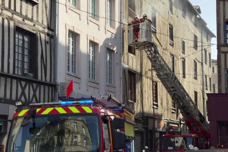 Incendie au cœur de la ville : comment les pompiers ont maîtrisé la situation