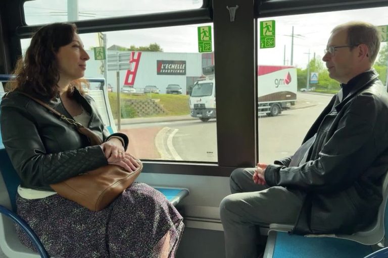 Bus illimité à 5 € par mois : une alternative face à la flambée des prix des carburants ?