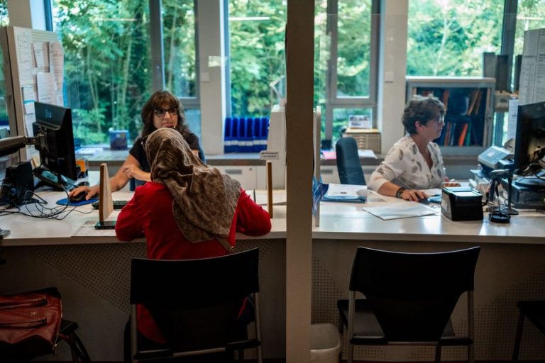 Comment l&rsquo;IA transforme la gestion des demandes citoyennes dans nos mairies ?