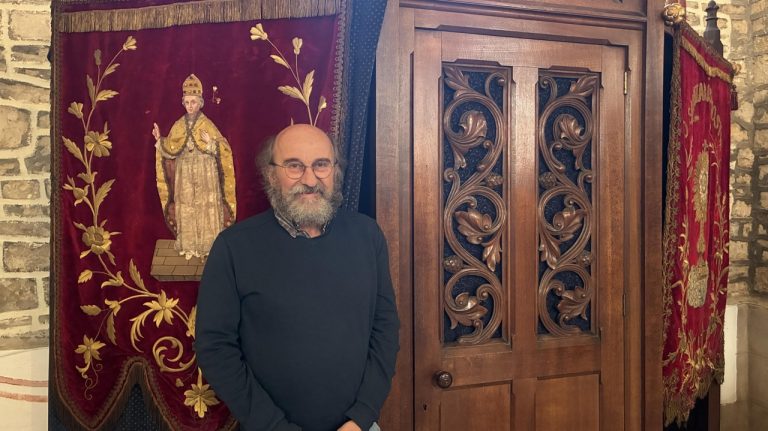 Découvrez &lsquo;C’est une parenthèse&rsquo; : une expérience poétique inédite dans un confessionnal à Châteauroux