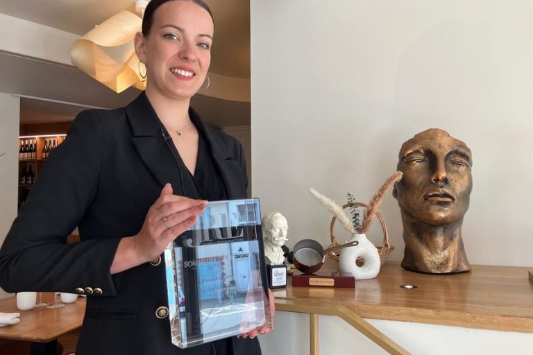 Johanna Roullier : Une Étoile Montante du Monde du Vin