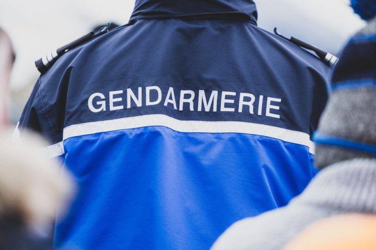 Un motard de 53 ans retrouvé mort dans un champ en France après une balade.