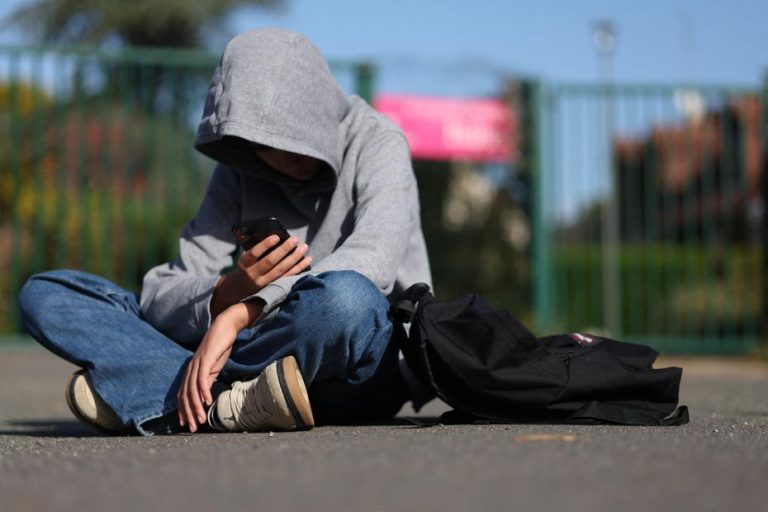 Faux alertes à la bombe dans deux écoles au Pays basque : un adolescent de 14 ans en garde à vue.