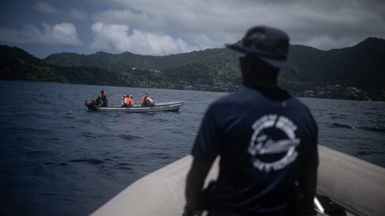 Mayotte : les méthodes de la police aux frontières face aux migrants comoriens en hausse