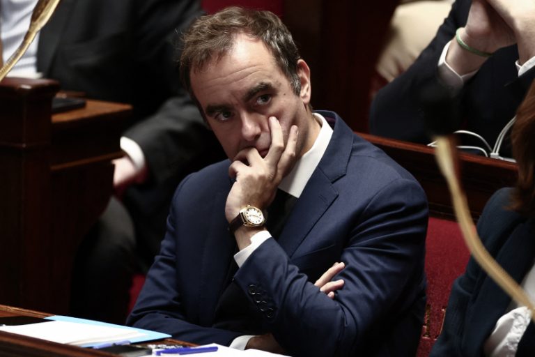 Nouvelle-Calédonie : Flou Politique et Élections Provinciales en Vue