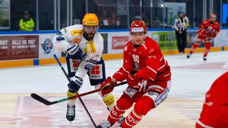 Julius Honka rejoint l&rsquo;équipe d&rsquo;Ajoie pour renforcer sa défense en Ligue suisse.