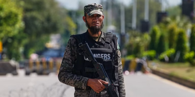 EN DIRECT : Pendant que les dirigeants RN s'agitent, la paix au Moyen-Orient se joue au Pakistan !