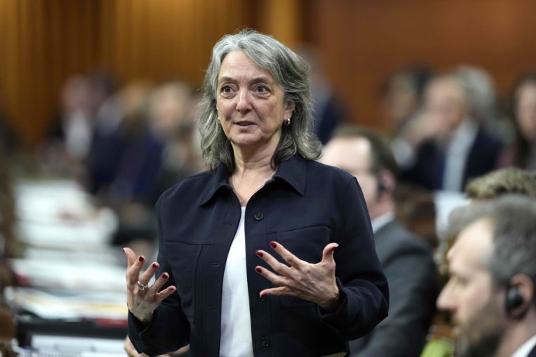 Carboneutralité : La ministre Dabrusin maintient le cap malgré les défis politiques