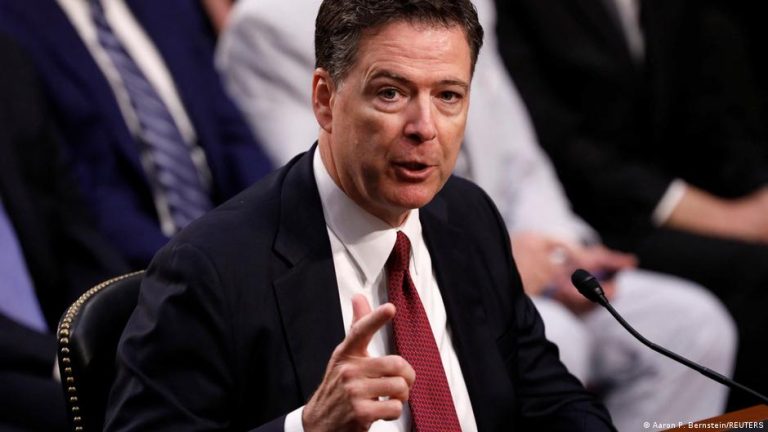 James Comey, ancien directeur du FBI, inculpé à nouveau par les autorités.