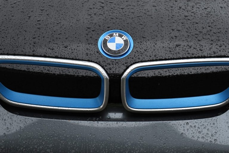 BMW : Des centaines de milliers de véhicules rappelés pour un risque d’incendie