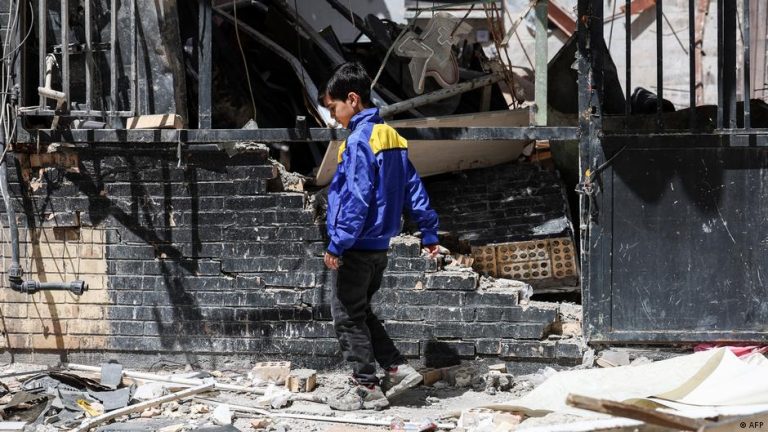 Prolongation du cessez-le-feu : enjeux futurs dans le conflit en Iran.