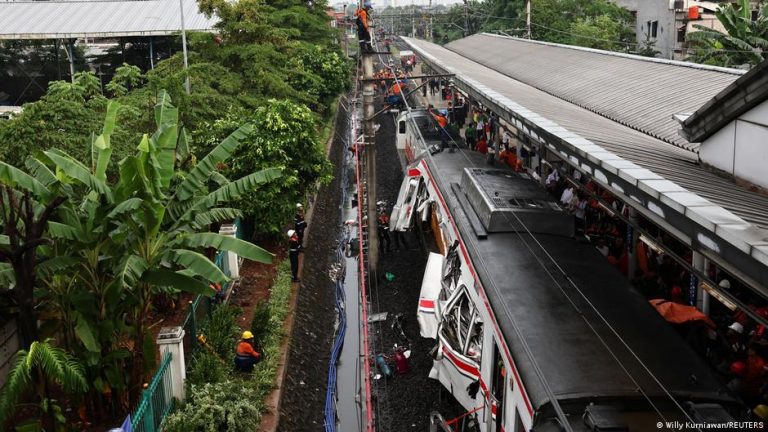 Collision de train près de Jakarta : plusieurs morts confirmés en Indonésie