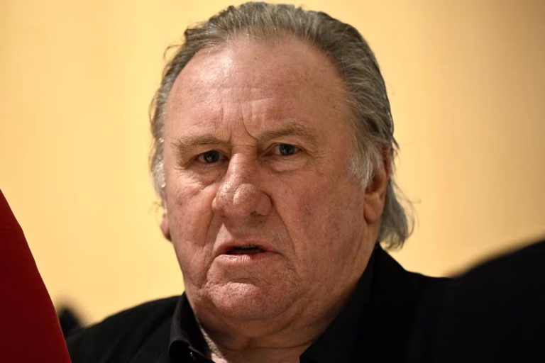 Gérard Depardieu : la chute d&rsquo;un ogre dans un tribunal de contradictions