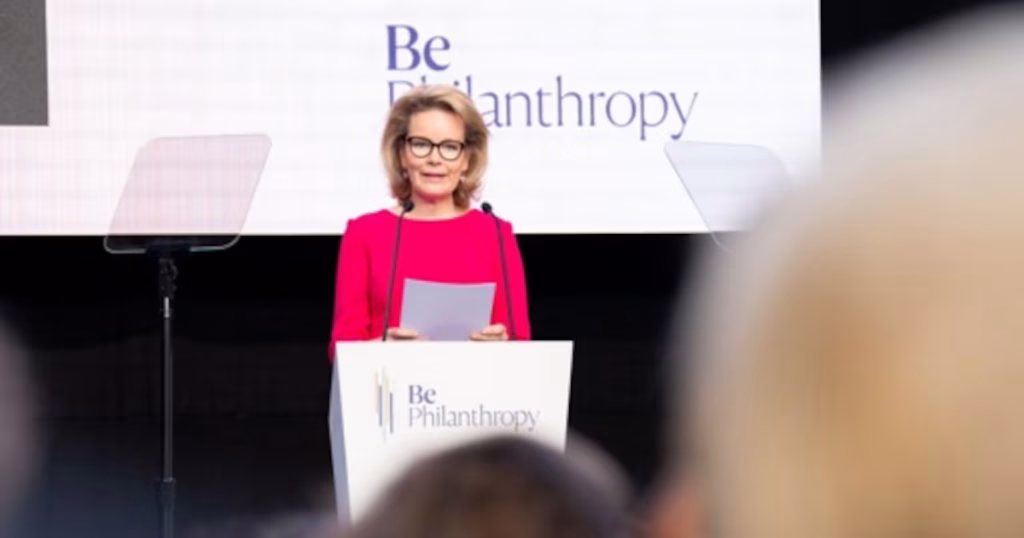 Quand la philanthropie se pare de faux-semblants : les villes RN et leurs dirigeants conservateurs en question