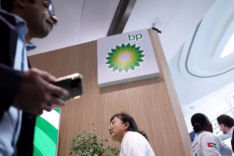 BP : Les actionnaires contredisent la direction sur l&rsquo;engagement climatique, un débat crucial