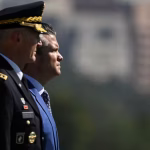 Pete Hegseth renvoie le chef d'état-major : quand l'absurde des dirigeants RN menace notre armée !